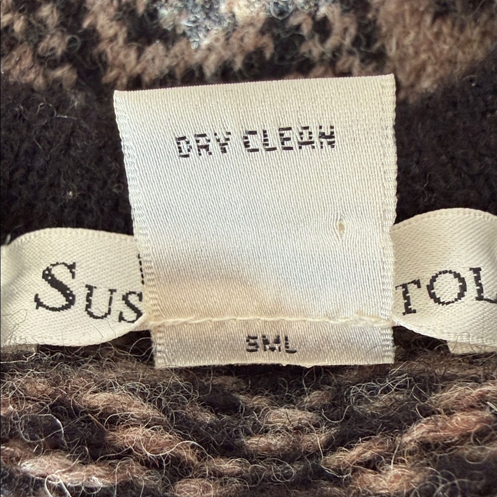 Susan Bristol 100% Wool Fair Isle Southwest Cardigan Sweater M  Clasp Closure - Picture 4 of 5